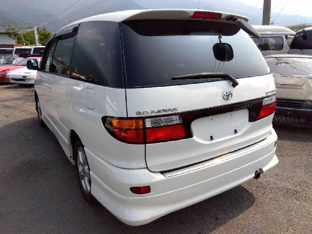 2001 Toyota Estima – thumbnail 2