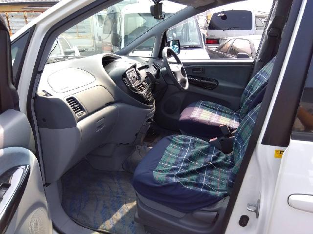 2001 Toyota Estima – thumbnail 3