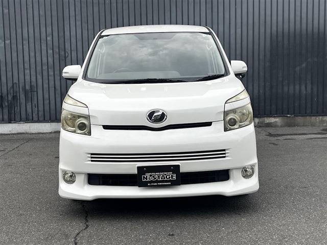 2007 Toyota Voxy – thumbnail 2