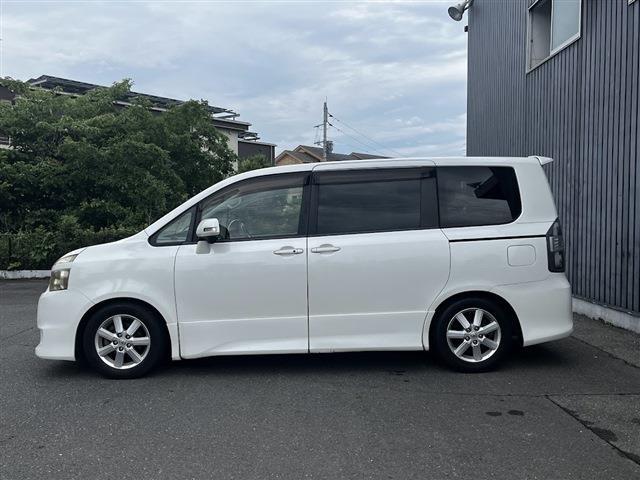 2007 Toyota Voxy – thumbnail 4