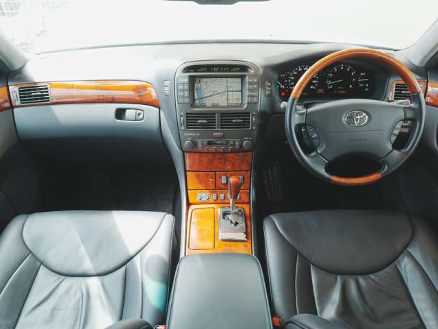 2005 Toyota Celsior – thumbnail 2