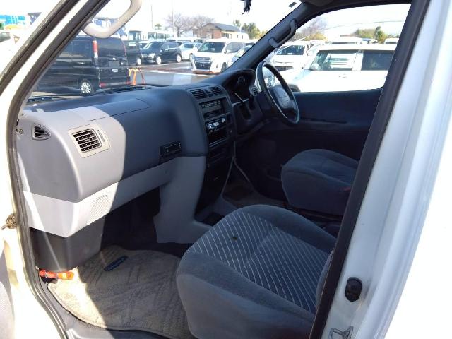 1996 Toyota Granvia – thumbnail 3