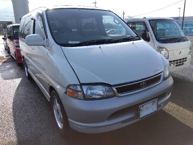 1996 Toyota Granvia – thumbnail 4