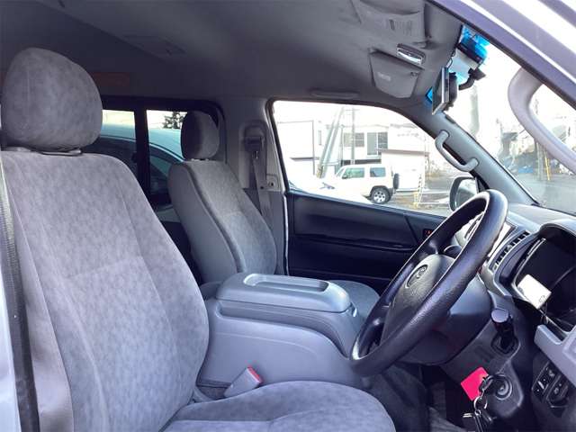 2007 Toyota Hiace – thumbnail 3