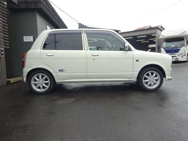2001 Daihatsu Mira Gino – thumbnail 4