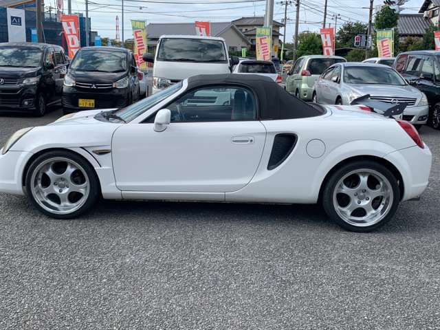 2000 Toyota MR-S – thumbnail 3