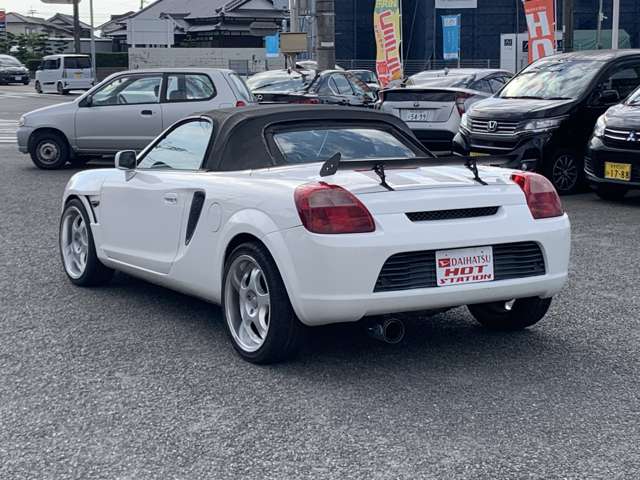 2000 Toyota MR-S – thumbnail 4