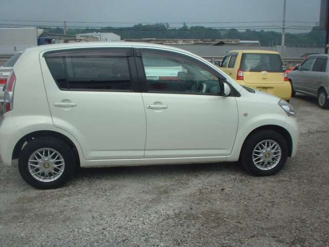 2005 Toyota Passo – thumbnail 4