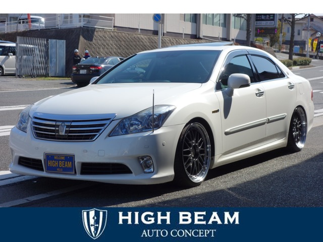 2010 Toyota Crown Hybrid