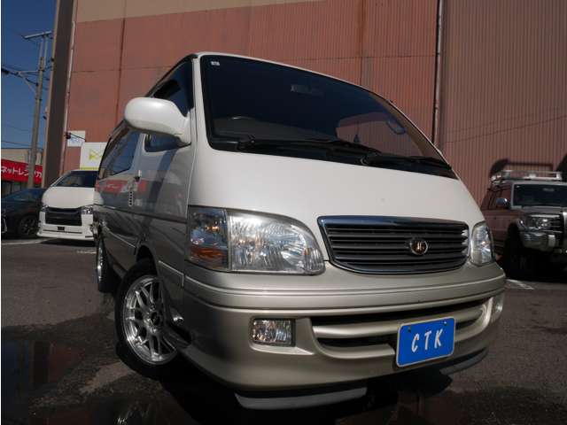 2001 Toyota Hiace – thumbnail 3