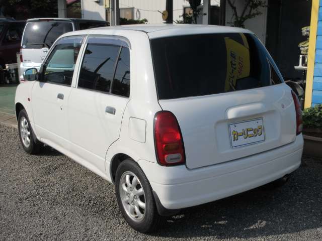 2000 Daihatsu Mira – thumbnail 3