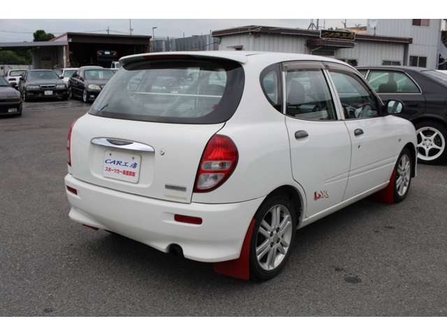 2003 Daihatsu Storia – thumbnail 4