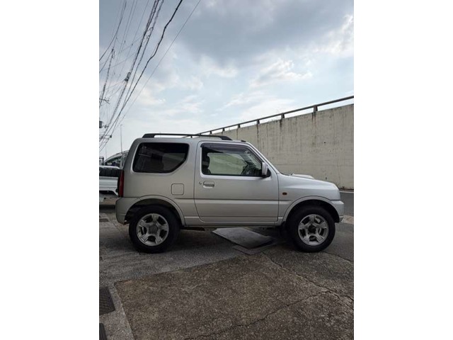 2004 Suzuki Jimny – thumbnail 4