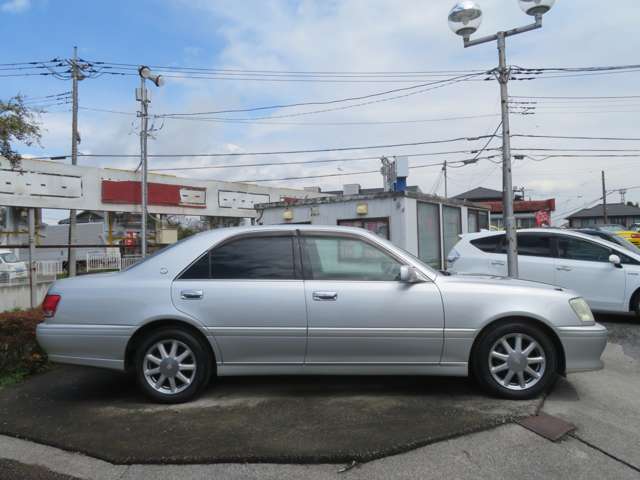 2003 Toyota Crown Royal – thumbnail 3