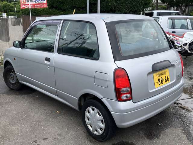 2002 Daihatsu Mira – thumbnail 4