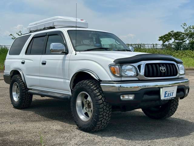 2001 Toyota Hilux Surf – thumbnail 3