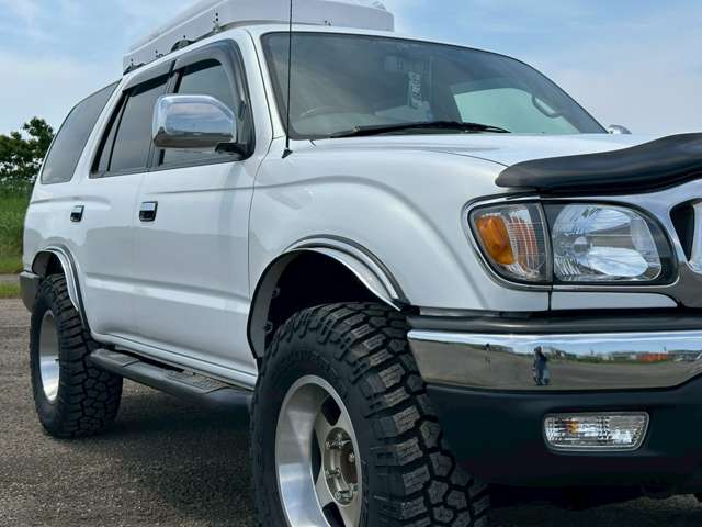 2001 Toyota Hilux Surf – thumbnail 4