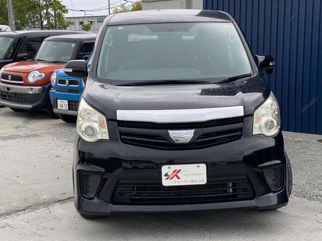 2010 Toyota Noah – thumbnail 3