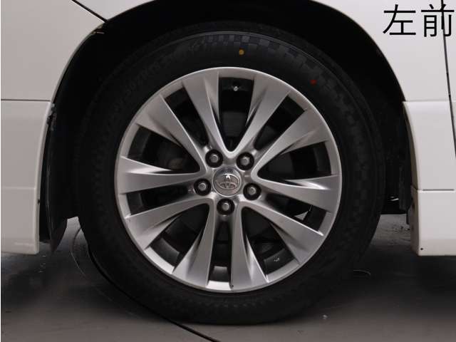 2010 Toyota Vellfire – thumbnail 2