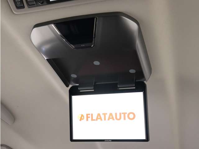 2010 Toyota Vellfire – thumbnail 3