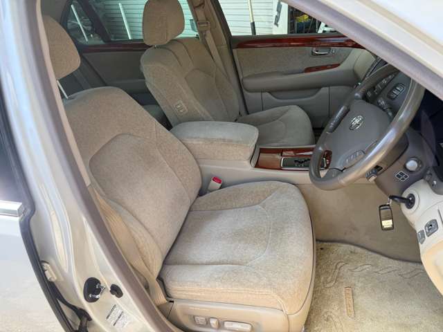 2002 Toyota Celsior – thumbnail 3