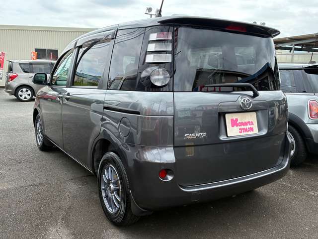 2009 Toyota Sienta – thumbnail 2