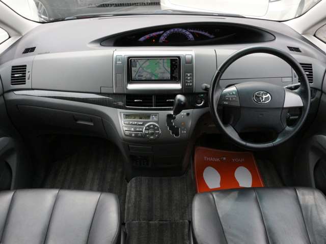 2010 Toyota Estima – thumbnail 4