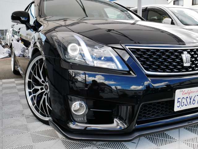 2010 Toyota Crown Athlete – thumbnail 4