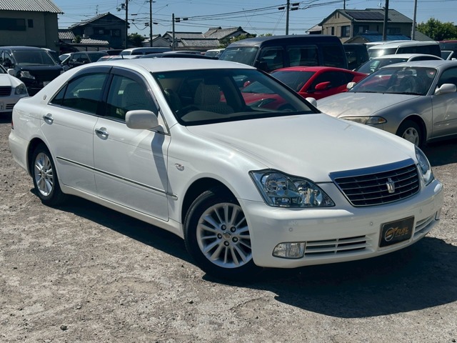 2004 Toyota Crown Royal