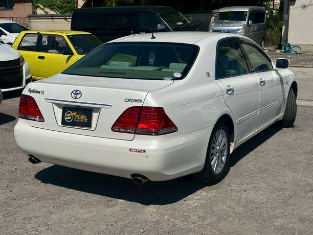 2004 Toyota Crown Royal – thumbnail 4