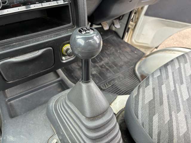2002 Daihatsu Hijet Truck – thumbnail 2
