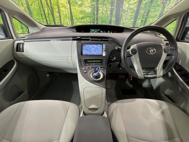 2011 Toyota Prius – thumbnail 2