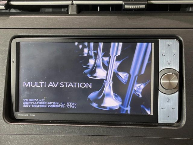 2011 Toyota Prius – thumbnail 3