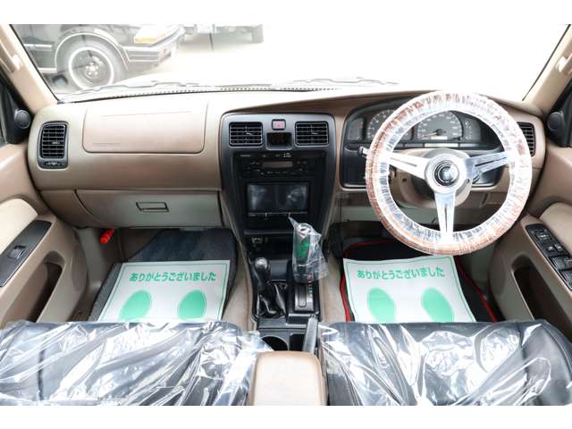 2000 Toyota Hilux Surf – thumbnail 3