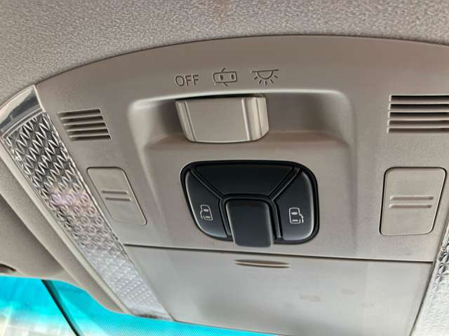 2010 Toyota Vellfire – thumbnail 2