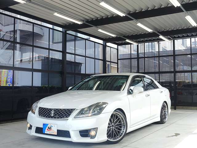2010 Toyota Crown Athlete – thumbnail 3