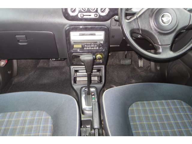 2002 Daihatsu Mira Gino – thumbnail 2