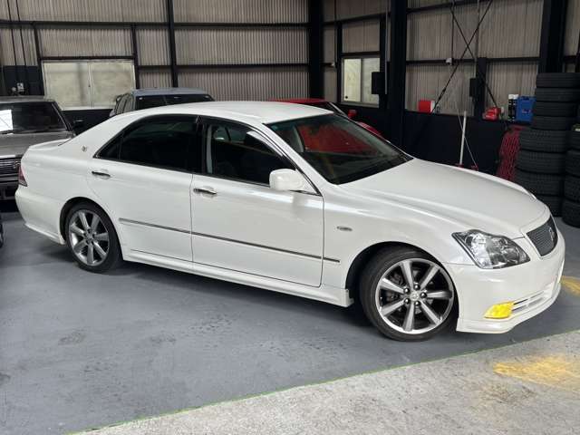 2005 Toyota Crown Athlete – thumbnail 4