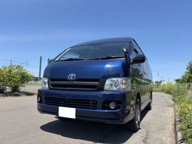 2006 Toyota Hiace – thumbnail 2
