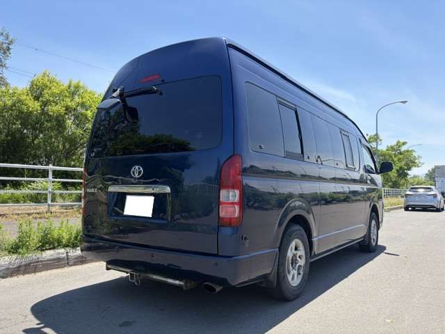 2006 Toyota Hiace – thumbnail 4
