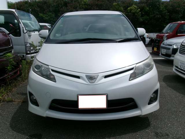 2010 Toyota Estima – thumbnail 2