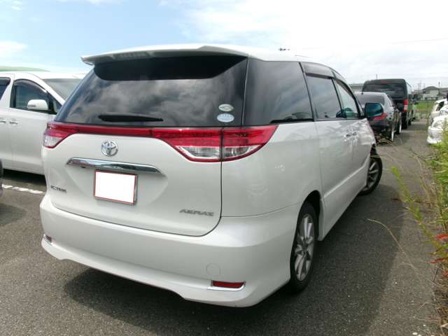 2010 Toyota Estima – thumbnail 4