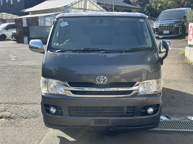 2008 Toyota Hiace – thumbnail 2