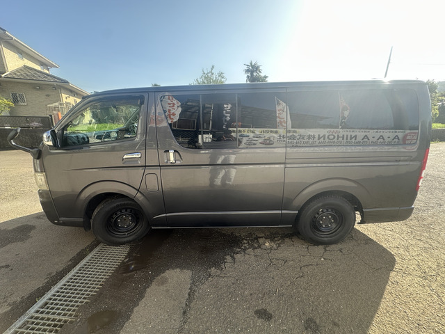 2008 Toyota Hiace – thumbnail 4