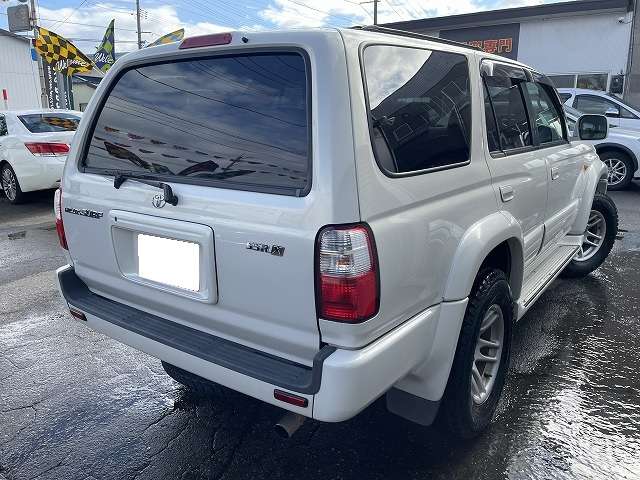 2002 Toyota Hilux Surf – thumbnail 4
