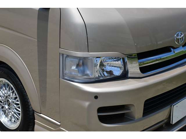 2005 Toyota Hiace – thumbnail 4