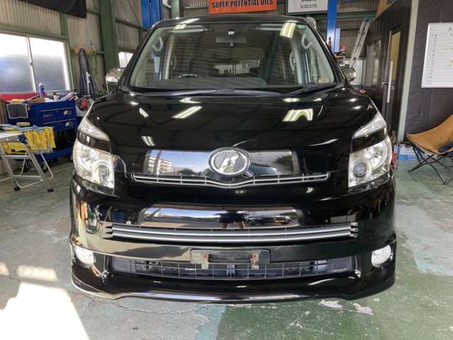 2009 Toyota Voxy – thumbnail 3