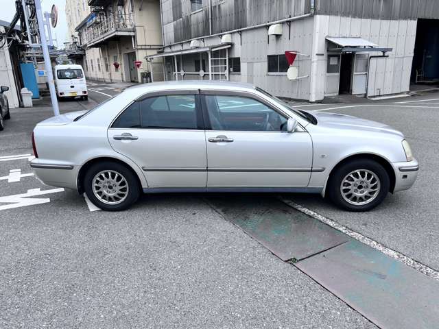 1999 Toyota Progres – thumbnail 4