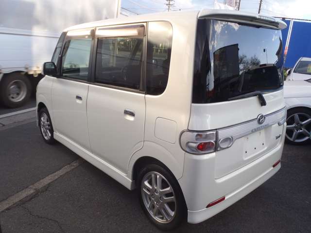 2005 Daihatsu Tanto – thumbnail 4