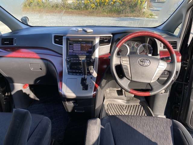 2009 Toyota Alphard – thumbnail 2